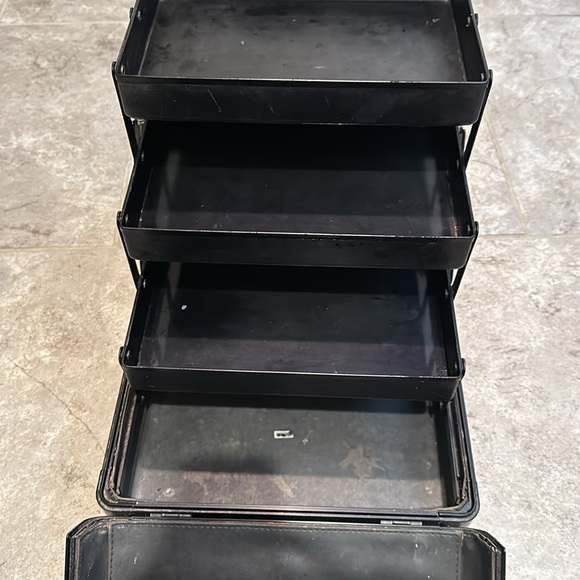 Vintage MAC Makeup Box - Picture 2 of 3